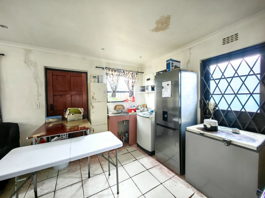 2 Bedroom Property for Sale in Lavender Hill Western Cape